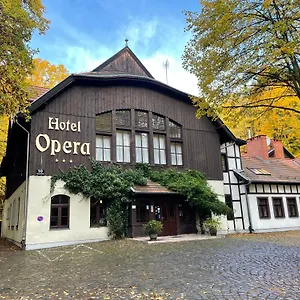 Opera 3*, Sopoty Polsko